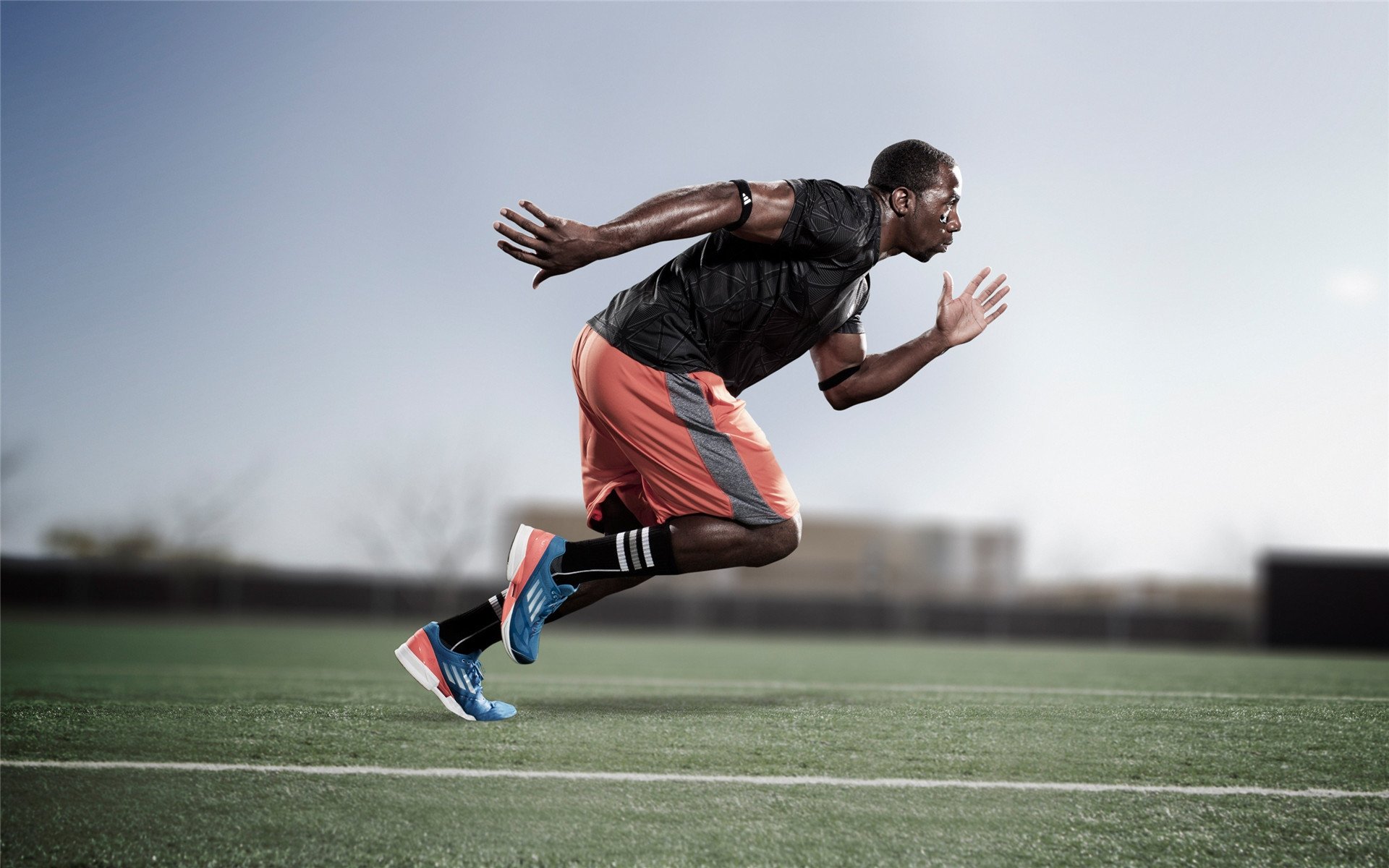 “缆绳滑水:东桃花岛赛场成极速水上运动的新地标”